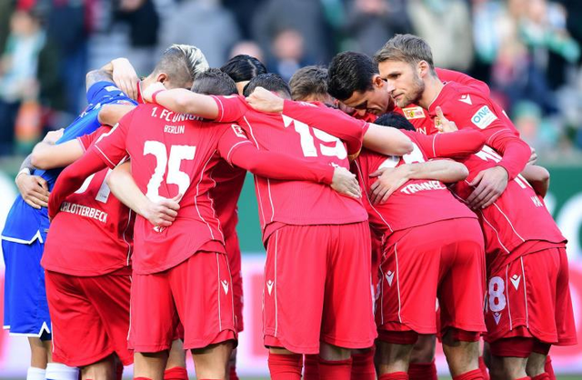 清晨体能课后，AC米兰迎来里程碑备战德甲，引发热议，医务组通报恢复(马拉松赛事火爆但问题频发)