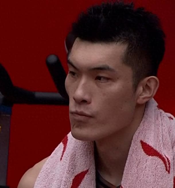 今晚山东男篮备战NBA季后赛；外线爆发细节曝光；震撼外界；球队文化再被提及的简单介绍